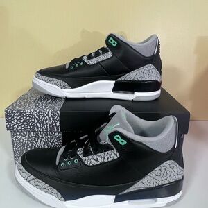 Air Jordan 3 Retro Green Glow Size 9